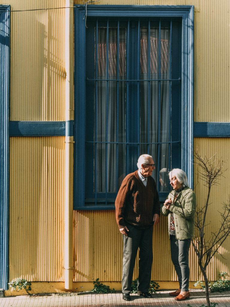 Nuestra sociedad envejece a un ritmo alarmante pareja